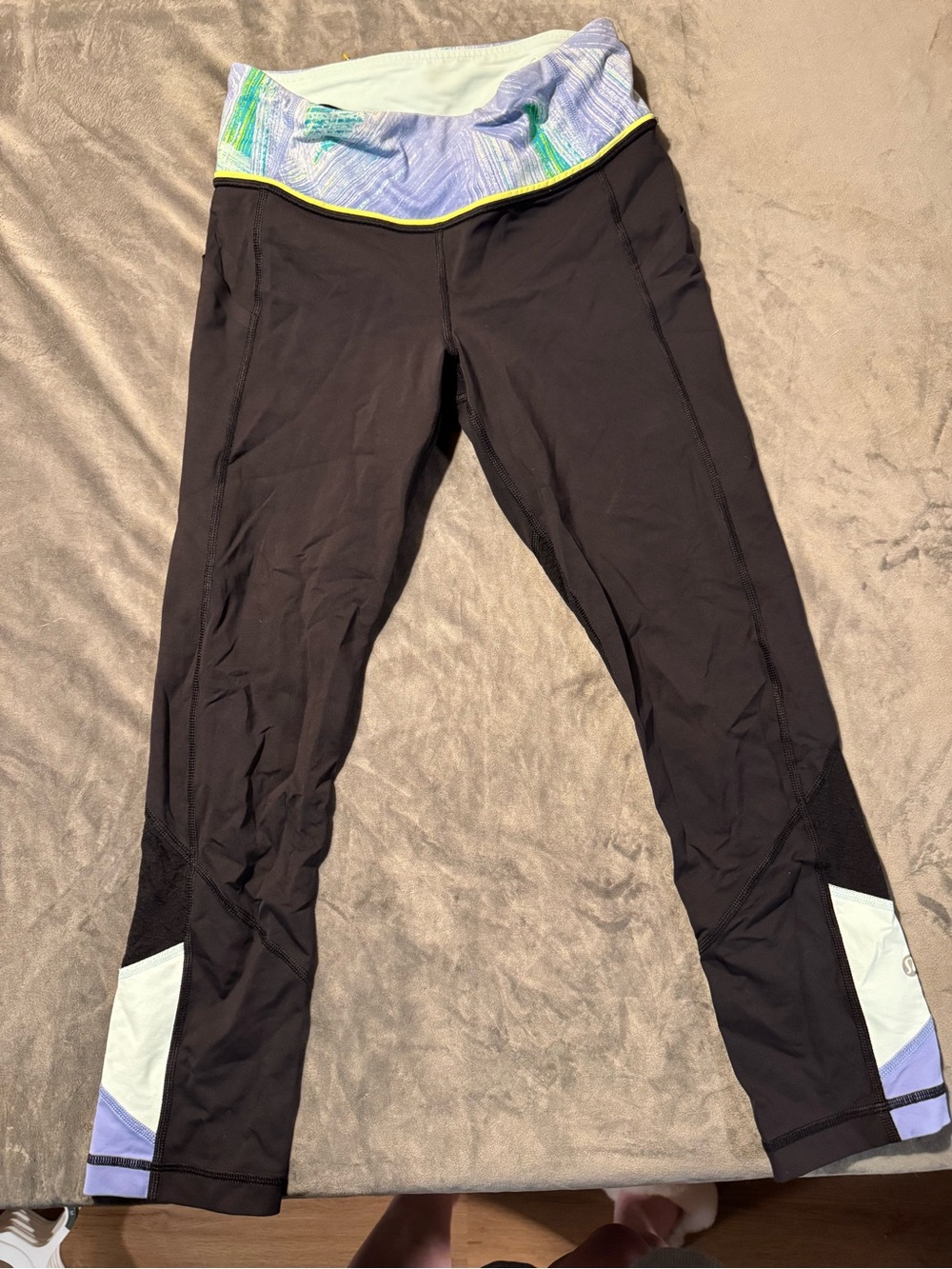 Lululemon Black Colorblock Leggings – Size 4